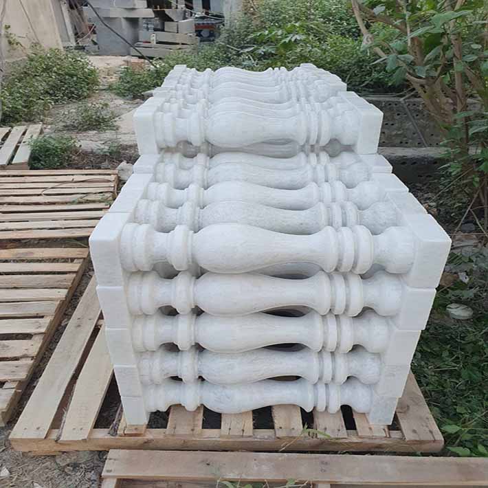 Con tiện đá