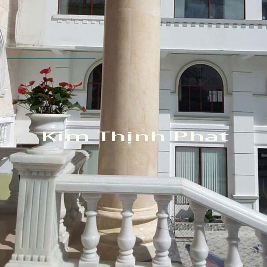 Con tiện đá