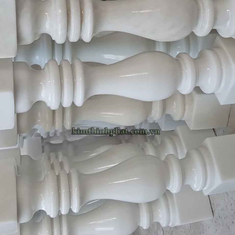 Con tiện đá