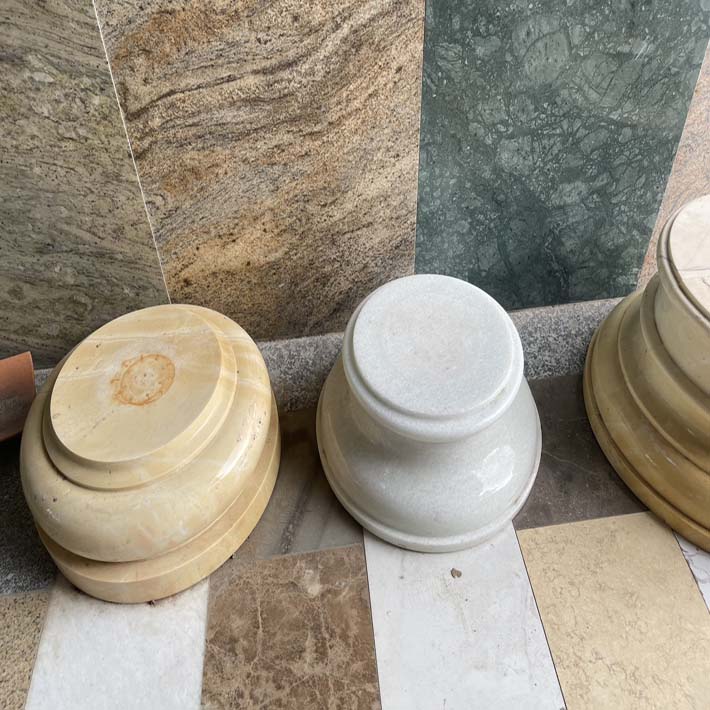 cột tròn đá hoa cương
