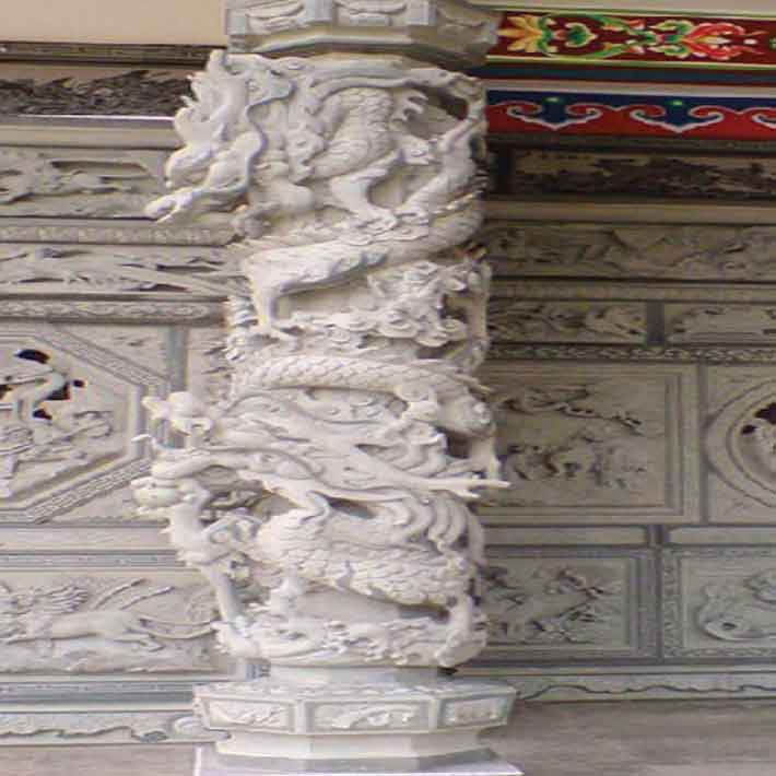 cột tròn đá cổ điển