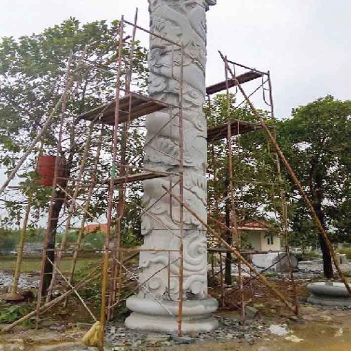 cột tròn đá cổ điển