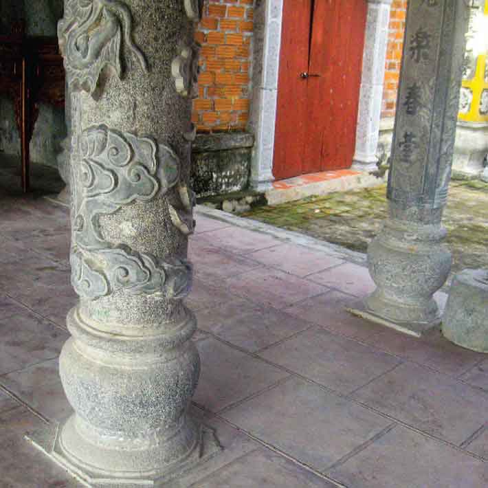 cột tròn đá cổ điển