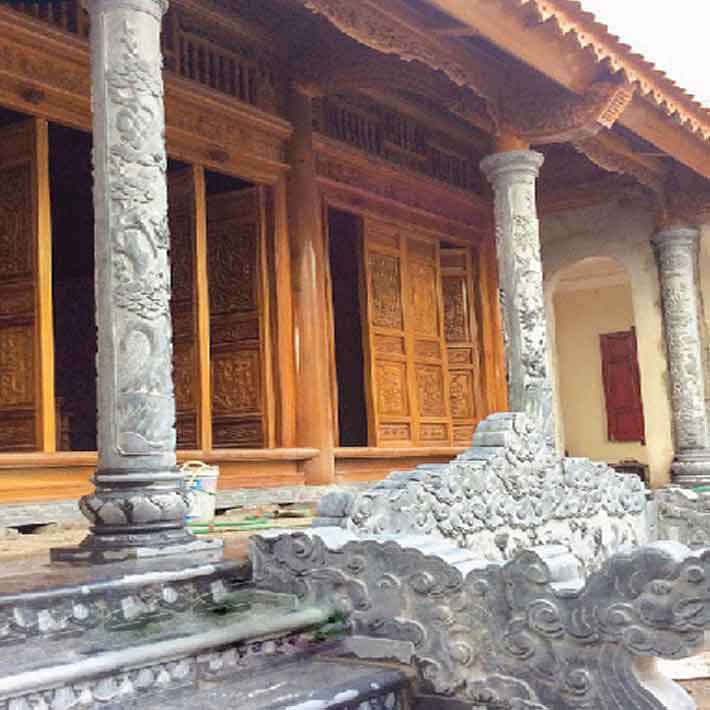 cột tròn đá cổ điển