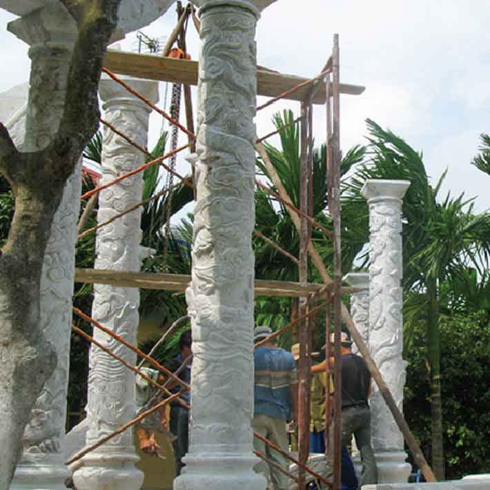 cột tròn đá cổ điển