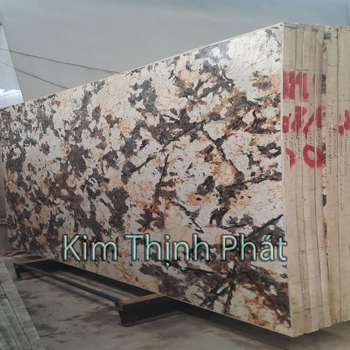 ĐÁ HOA CƯƠNG TỰ NHIÊN