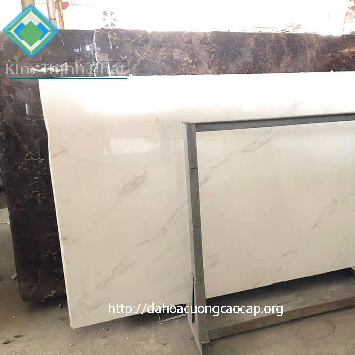 đá hoa cương tự nhiên