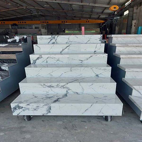 Quý vị hoàn toàn đạt được công năng và thẩm mỹ cao với mẫu đá này. Giá bán ra sao? có giá bán nguyên láp. Mức giá này không cao và được Kim Thịnh Phát cung cấp hàng nhanh chóng theo đúng yêu cầu cũng như thi công ốp lát đẹp nhất cho quý khách. Hãy liên hệ cùng chúng tôi để được tư vấn lựa chọn mẫu đá ốp lát đẹp, hài hòa và đạt được hiệu quả công năng, thẩm mỹ tốt nhất cho hạng mục mà quý vị thực hiện!Giá bán như thế nào? chất lượng cao, màu sắc họa tiết đẹp và được nhập khẩu trực tiếp từ Braxil được Kim Thịnh Phát cung cấp giá bán nguyên láp.   Mức giá bán này tương xứng với chất lượng và vẻ đẹp hoàn mỹ của đá. Quý khách có thể đặt hàng theo nhu cầu về kích thước, số lượng. Công ty chúng tôi luôn đáp ứng yêu cầu đa dạng của quý khách, cung cấp hàng nhanh chóng, đảm bảo chất lượng được kiểm định khắt khe mới đem tới cho khách hàng. Bên cạnh đó, đội ngũ nhân viên thi công ốp lát chuyên nghiệp cùng trang thiết bị hiện đại của công ty sẽ giúp quý khách hoàn thiện hạng mục ốp lát theo yêu cầu của quý vị. Chúng tôi thực hiện thi công theo các bước chuyên nghiệp nhanh chóng và an toàn, đảm bảo thẩm mỹ hoàn thiện cho quý vị khi đem ra sử dụng.   Chúng tôi giao hàng tận nhà, thi công nhanh chóng, bảo hành, bảo dưỡng, bảo trì định kỳ, giúp quý khách luôn an tâm về chất lượng dịch vụ, có được những giờ phút trải nghiệm tốt nhất. Nếu quý khách cần tư vấn chọn mua theo màu sắc, họa tiết và chất lượng, giá bán khác nhau hãy cùng tham khảo và liên hệ cùng Kim Thịnh Phát để được giải đáp những thắc mắc một cách tỉ mỉ nhất. Chúng tôi sẽ giới thiệu đa dạng mẫu mã, giá cả phù hợp với lựa chọn của quý khách, đem lại hiệu quả công năng và thẩm mỹ hoàn hảo nhất. Vì thế, 