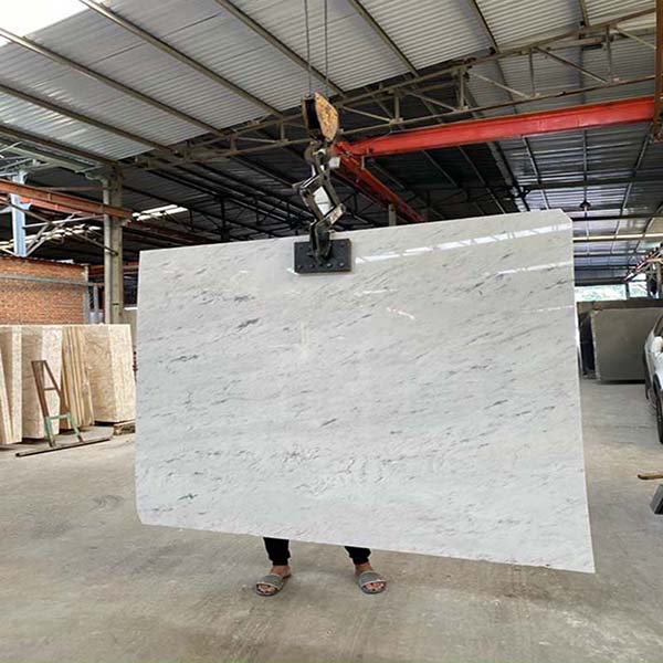 Quý vị hoàn toàn đạt được công năng và thẩm mỹ cao với mẫu đá này. Giá bán ra sao? có giá bán nguyên láp. Mức giá này không cao và được Kim Thịnh Phát cung cấp hàng nhanh chóng theo đúng yêu cầu cũng như thi công ốp lát đẹp nhất cho quý khách. Hãy liên hệ cùng chúng tôi để được tư vấn lựa chọn mẫu đá ốp lát đẹp, hài hòa và đạt được hiệu quả công năng, thẩm mỹ tốt nhất cho hạng mục mà quý vị thực hiện!Giá bán như thế nào? chất lượng cao, màu sắc họa tiết đẹp và được nhập khẩu trực tiếp từ Braxil được Kim Thịnh Phát cung cấp giá bán nguyên láp.   Mức giá bán này tương xứng với chất lượng và vẻ đẹp hoàn mỹ của đá. Quý khách có thể đặt hàng theo nhu cầu về kích thước, số lượng. Công ty chúng tôi luôn đáp ứng yêu cầu đa dạng của quý khách, cung cấp hàng nhanh chóng, đảm bảo chất lượng được kiểm định khắt khe mới đem tới cho khách hàng. Bên cạnh đó, đội ngũ nhân viên thi công ốp lát chuyên nghiệp cùng trang thiết bị hiện đại của công ty sẽ giúp quý khách hoàn thiện hạng mục ốp lát theo yêu cầu của quý vị. Chúng tôi thực hiện thi công theo các bước chuyên nghiệp nhanh chóng và an toàn, đảm bảo thẩm mỹ hoàn thiện cho quý vị khi đem ra sử dụng.   Chúng tôi giao hàng tận nhà, thi công nhanh chóng, bảo hành, bảo dưỡng, bảo trì định kỳ, giúp quý khách luôn an tâm về chất lượng dịch vụ, có được những giờ phút trải nghiệm tốt nhất. Nếu quý khách cần tư vấn chọn mua theo màu sắc, họa tiết và chất lượng, giá bán khác nhau hãy cùng tham khảo và liên hệ cùng Kim Thịnh Phát để được giải đáp những thắc mắc một cách tỉ mỉ nhất. Chúng tôi sẽ giới thiệu đa dạng mẫu mã, giá cả phù hợp với lựa chọn của quý khách, đem lại hiệu quả công năng và thẩm mỹ hoàn hảo nhất. Vì thế, 