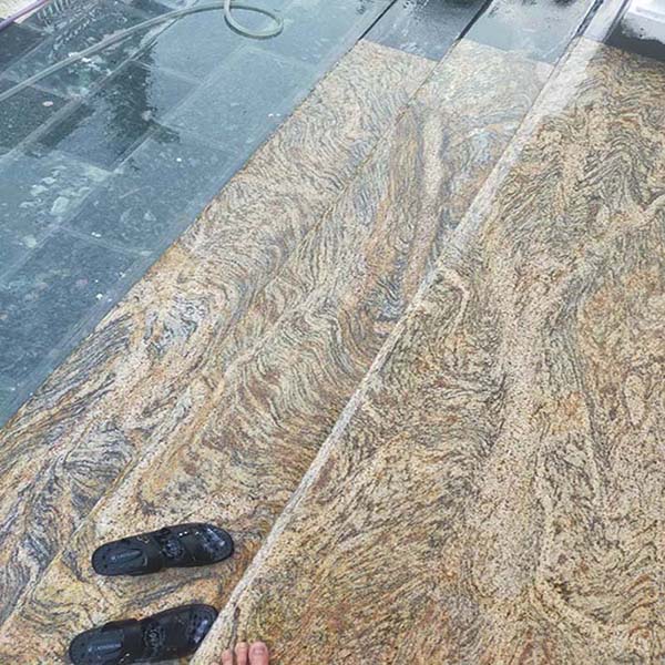 đá hoa cương tự nhiên