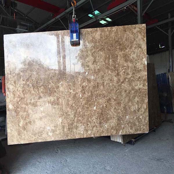 đá hoa cương tự nhiên
