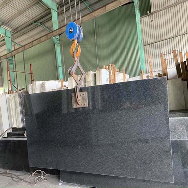 đá hoa cương tự nhiên màu đen