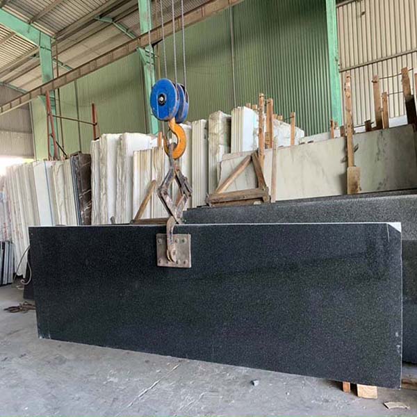 đá hoa cương tự nhiên màu đen