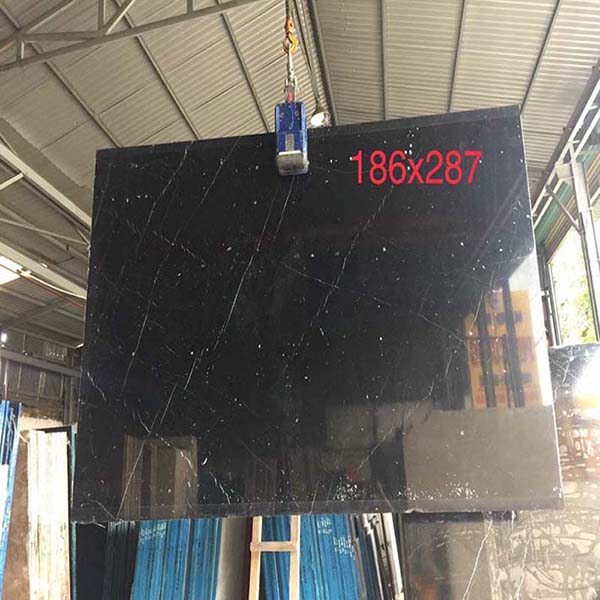 đá hoa cương tự nhiên