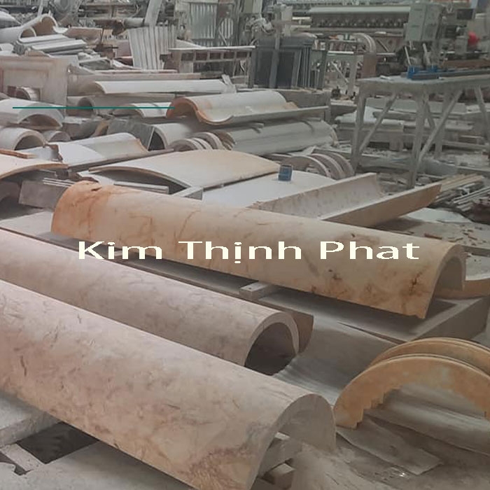Lan can đá tự nhiên và cột đá hoa cương 2147 thuận tiện cho gia chủ và các thành viên trong gia đình